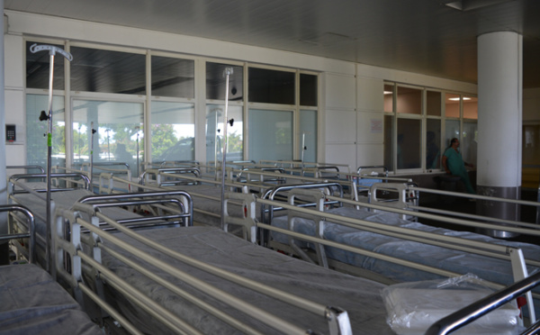 Le système sanitaire new-look examiné par les représentants