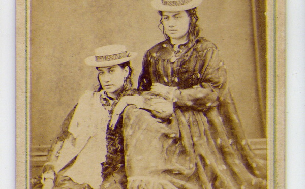 Des portraits de la famille Pomare aux enchères