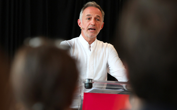 Municipales à Paris: les socialistes désignent Emmanuel Grégoire contre le candidat d'Hidalgo