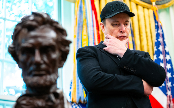 Trump raille le troisième parti annoncé par Musk, le duel des anciens alliés continue