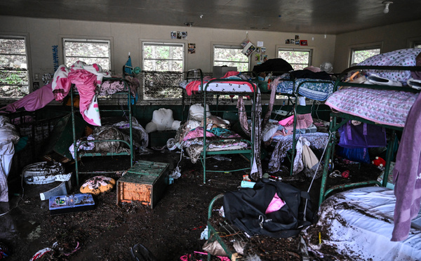 Inondations au Texas: les recherches se poursuivent, au moins 160 disparus