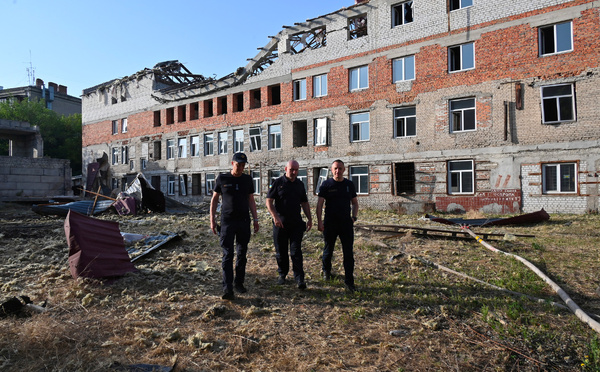 Trois morts dans des frappes ukrainiennes en Russie, une maternité touchée en Ukraine