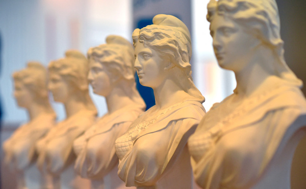 L'Etat demande 5,3 milliards d'euros d'économies en 2026 aux collectivités, qui s'en indignent