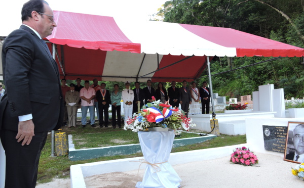 François Hollande s'est entretenu avec la famille de Pouvana'a a Oopa