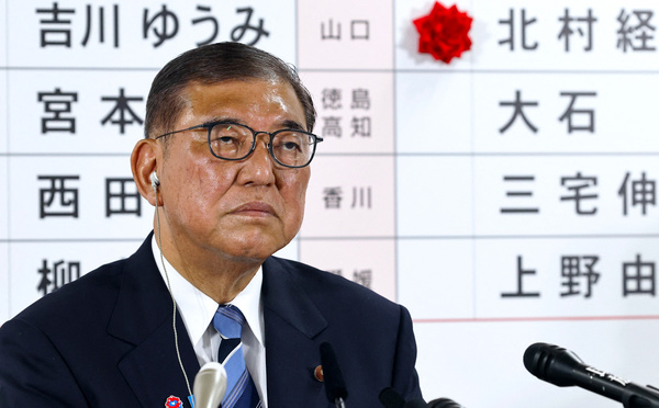 Japon: malgré sa débâcle électorale, Ishiba s'accroche au pouvoir