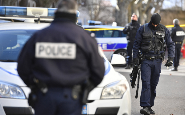 Violences à Béziers: guet-apens tendu aux policiers, un appartement incendié