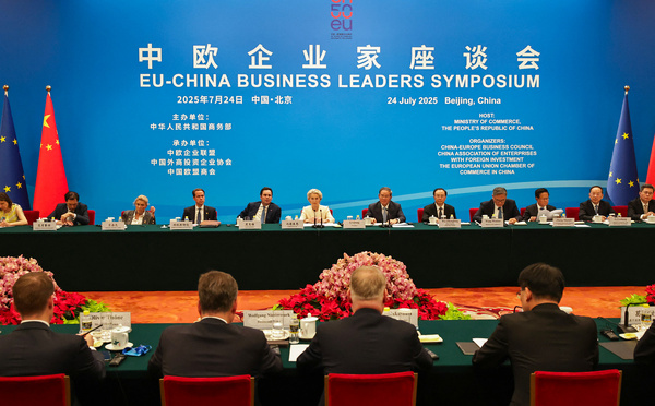 Xi Jinping appelle l'UE à renforcer la confiance, Von der Leyen veut de "vraies solutions"
