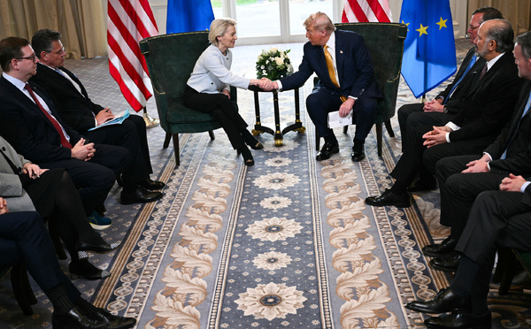 Trump et Von der Leyen arrachent "le plus grand" des accords commerciaux