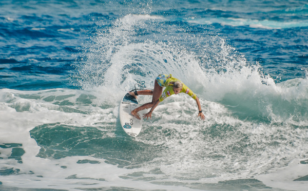 Raipoe Chapelier en or à la Roxy Vahine Cup