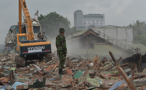 Indonésie: les autorités détruisent le quartier chaud de Jakarta