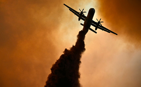 Le plus gros incendie de l'été parcourt 16.000 hectares dans l'Aude