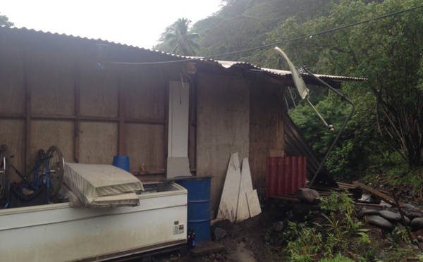 Mahina : Pas de tôles pour refaire leur toiture