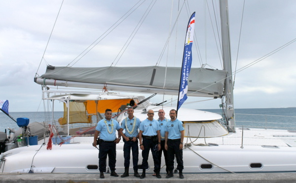 Les gendarmes en "mission catamaran" aux Tuamotu