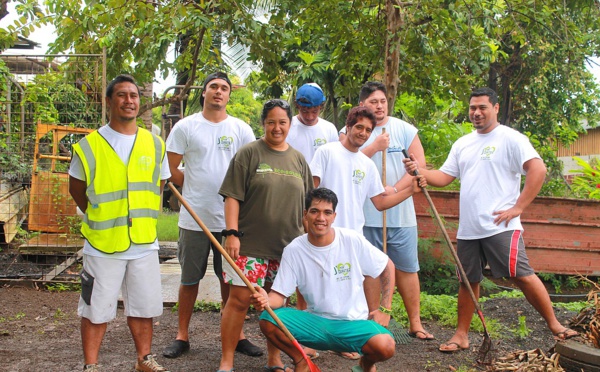 Faaa : Une soixantaine de jeunes nettoient les quartiers