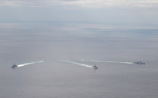 Trump envoie trois navires de guerre près des côtes du Venezuela