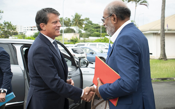 Manuel Valls quitte une Nouvelle-Calédonie à l'avenir toujours incertain