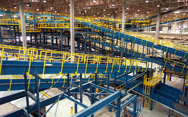 Droits de douanes: 25 pays suspendent leurs envois postaux vers les Etats-Unis (ONU)