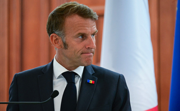 Vote de confiance: Macron en "soutien total" au choix de Bayrou