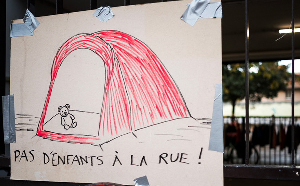 Plus de 2.000 enfants à la rue en France: le cri d'alerte des associations