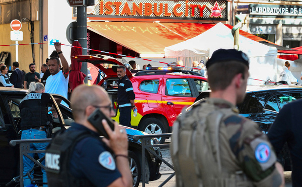 Attaque au couteau à Marseille: cinq blessés dont un dans un état "critique", l'assaillant tué