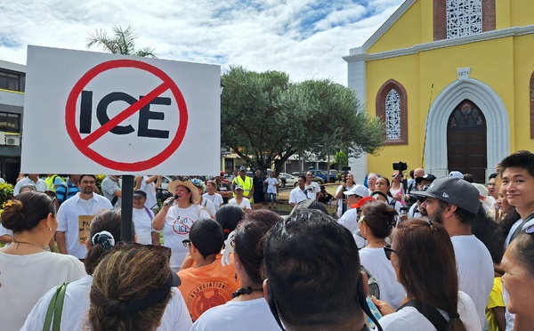 ​Plus de 7 000 personnes marchent contre l'ice