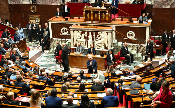 L'Assemblée renverse Bayrou et en appelle à Macron
