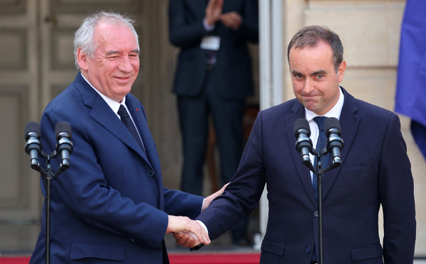 Lecornu prend ses fonctions et promet des "ruptures"