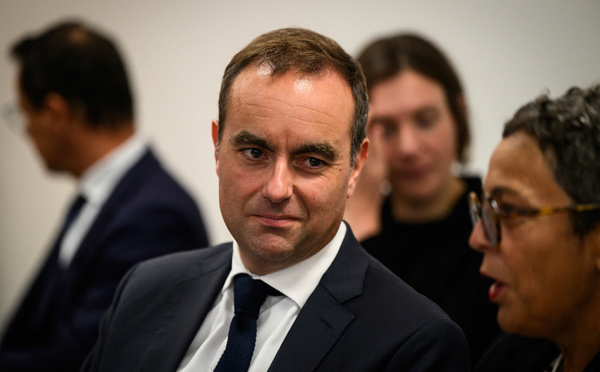 Le PS pose ses conditions, Lecornu sous un feu croisé politique et syndical