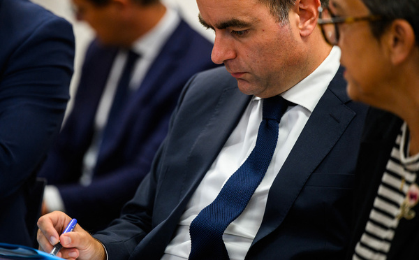 Lecornu reçoit les oppositions, les socialistes restent "sur leur faim"