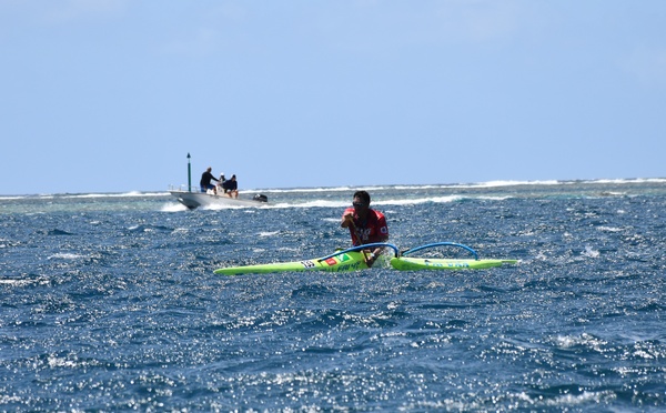 Kyle Taraufau remporte la deuxième étape de la Hawaikinui solo 2025