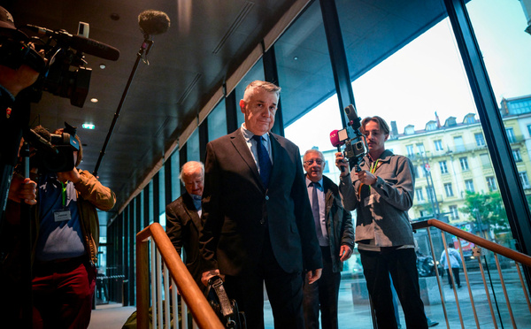 Le procès du maire de Saint-Etienne débute avec la diffusion de la sextape