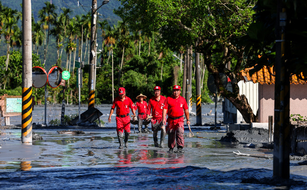 Le sud de la Chine à l'heure du nettoyage après le passage du typhon Ragasa