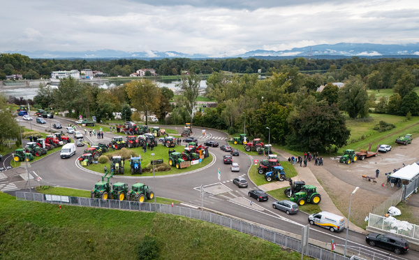 Agriculture: des actions "symboliques" pour dénoncer des importations "aberrantes"