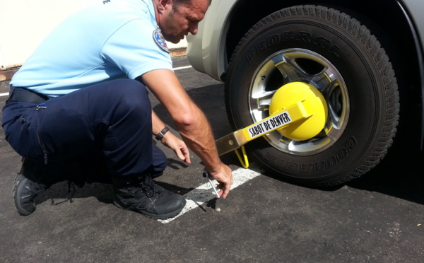 La gendarmerie se dote de sabots de Denver pour immobiliser les véhicules des chauffards (vidéo)