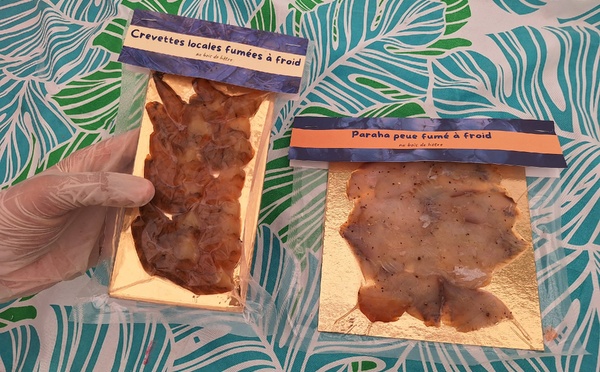 Paraha pēue et crevettes fumés en fête  