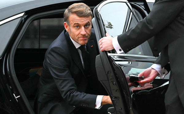 Macron ne nommera pas de Premier ministre mercredi, le PS exige des garanties sur les retraites