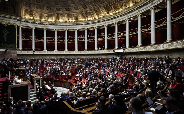 Le gouvernement français déjà sous la menace de la censure