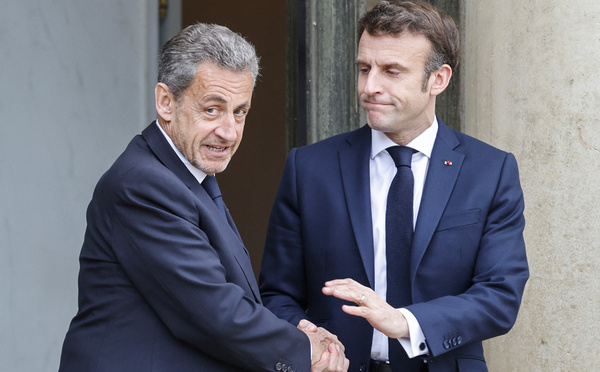 Macron a reçu Sarkozy avant son incarcération, Darmanin ira le voir en prison