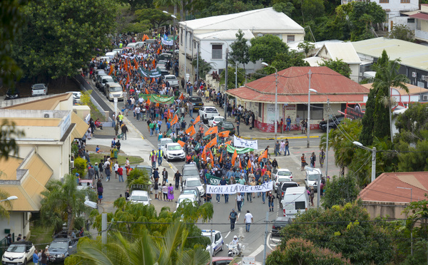 Outre-mer: le projet de loi contre la "vie chère" adopté en commission au Sénat