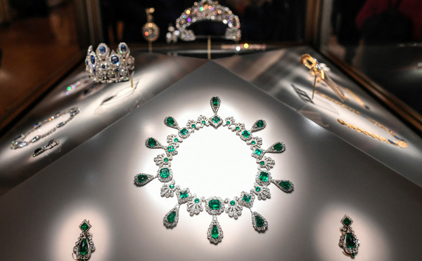 Une semaine après le vol de bijoux au Louvre, deux suspects en garde à vue