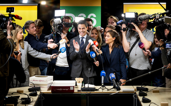 Élections aux Pays-Bas : duel très serré entre l'extrême droite et le centre