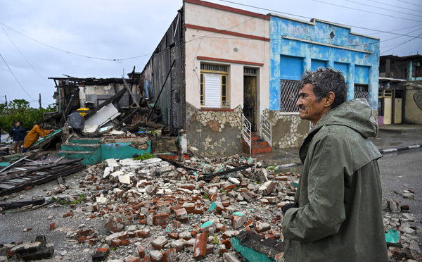Ouragan Melissa: près de 50 morts dans les Caraïbes, l'aide afflue