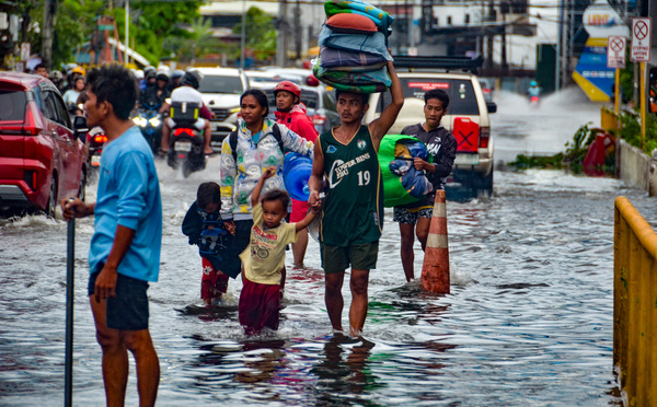 Le typhon Kalmaegi inonde le centre des Philippines et fait 26 morts