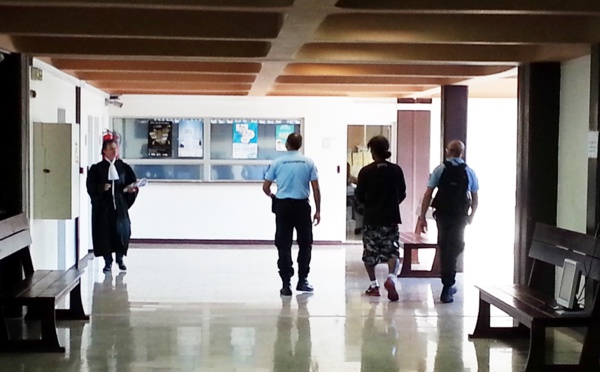 Trahi par l'alarme vidéo de ses victimes, le cambrioleur part en prison