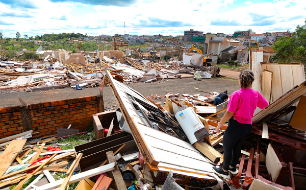 Une tornade fait six morts et 750 blessés dans le sud du Brésil