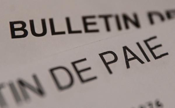 Inégalités salariales: à partir de 11H31 lundi, les femmes travaillent "gratuitement"