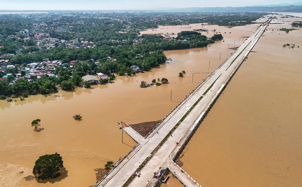 Philippines: le typhon Fung-wong fait 25 morts, Taïwan en alerte