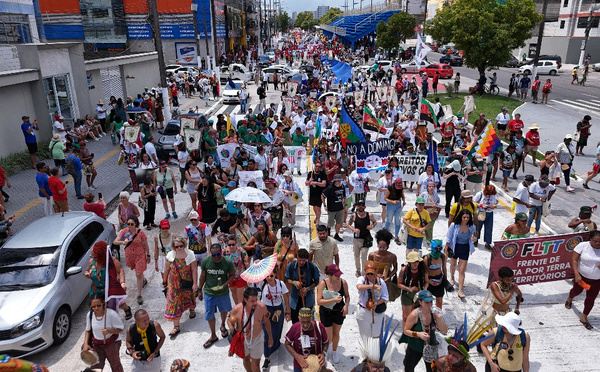 COP30: grande marche à Belem pour le climat, les négociations au point mort