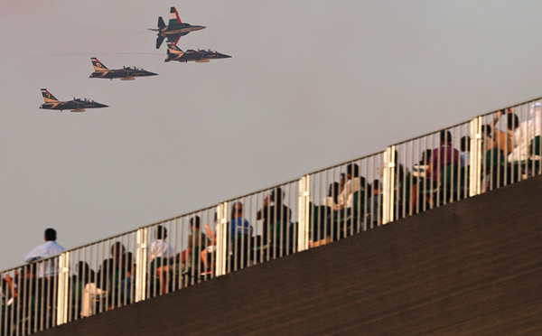 Crash d'un avion de chasse indien au salon aéronautique de Dubaï, le pilote tué