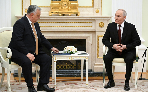 Viktor Orban défie l'UE à Moscou et promet de continuer à importer les hydrocarbures russes